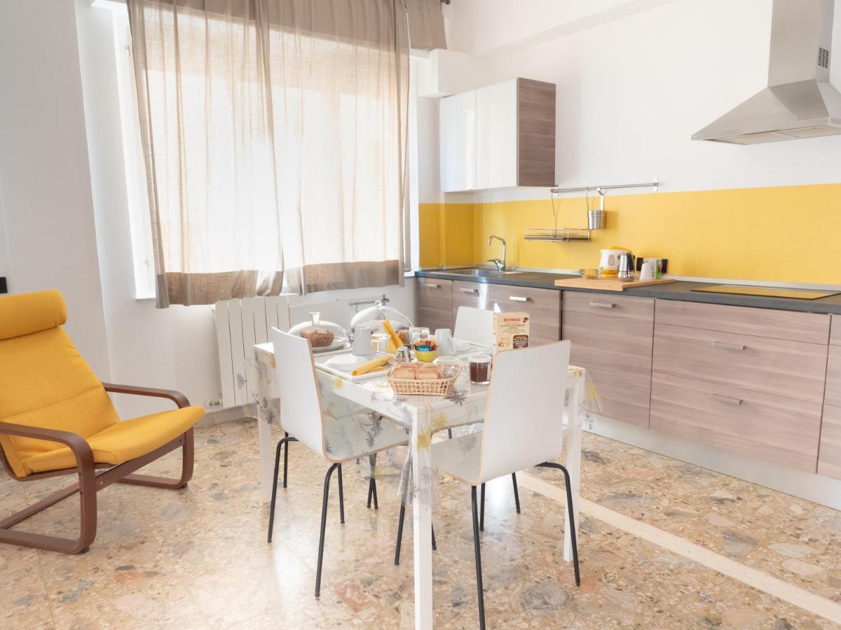 La Casa Di Adua Panzió Porto SantʼElpidio Kültér fotó